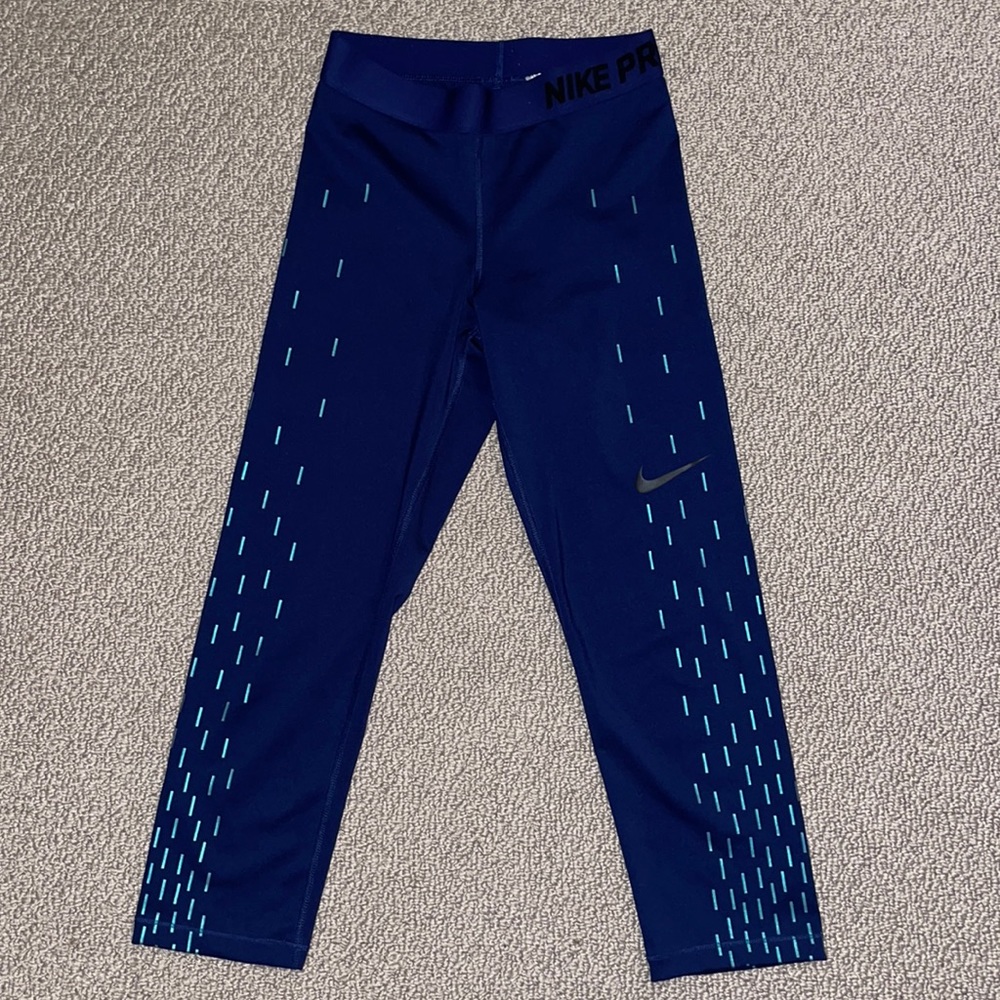 NIKE PRO Dri-FIT Women's Cropped Leggings